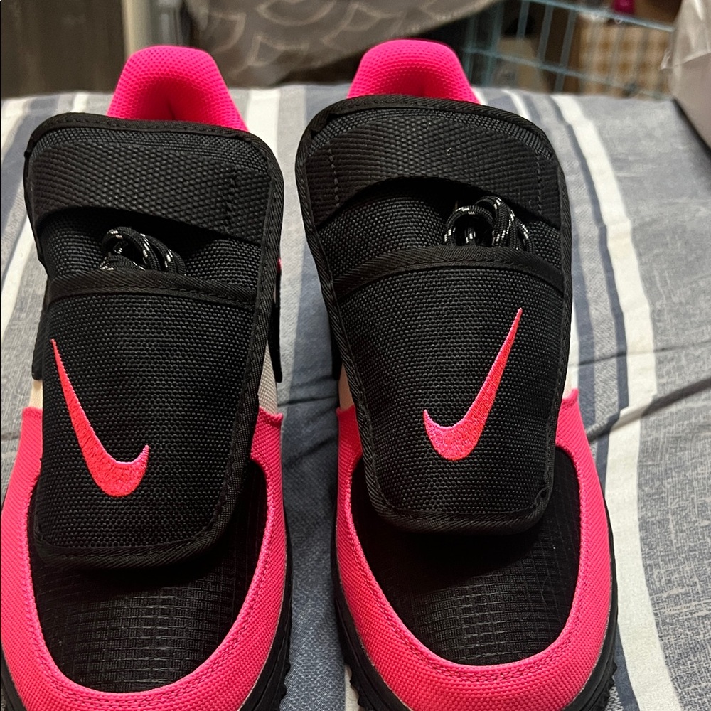 Nike women’s  Black and Hot Pink Sneakers